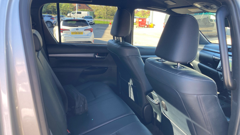Toyota Hilux Diesel Invincible X D/Cab Pick Up 2.8 D-4D Auto
